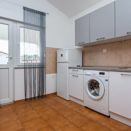 Apartman With Parking Space - 19466 *